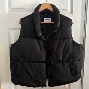 Old Navy trendy, cropped puffer vest; perfect condition!